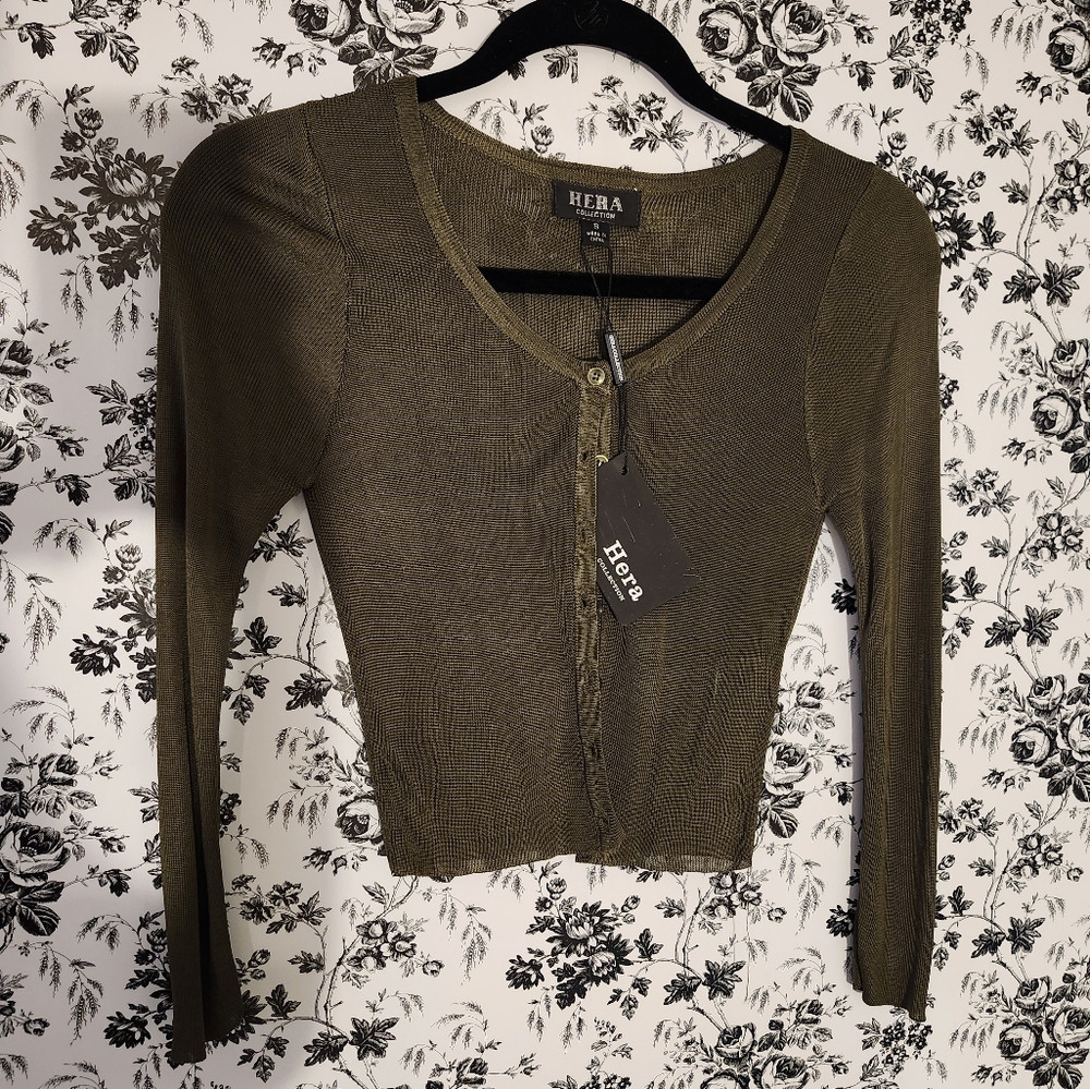 NWT cropped button up - Picture 3 of 6
